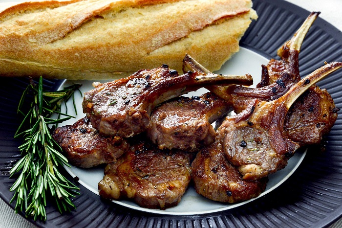 Tour du lịch Hy Lạp - Món ăn chế biến từ thịt cừu